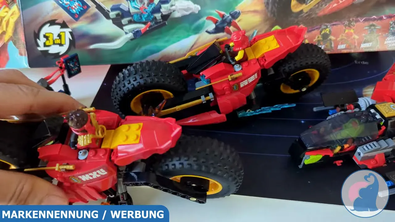 Ich denke, die beiden abnehmbaren Motorräder bringen jede Menge zusätzliche Dynamik ins Spiel.