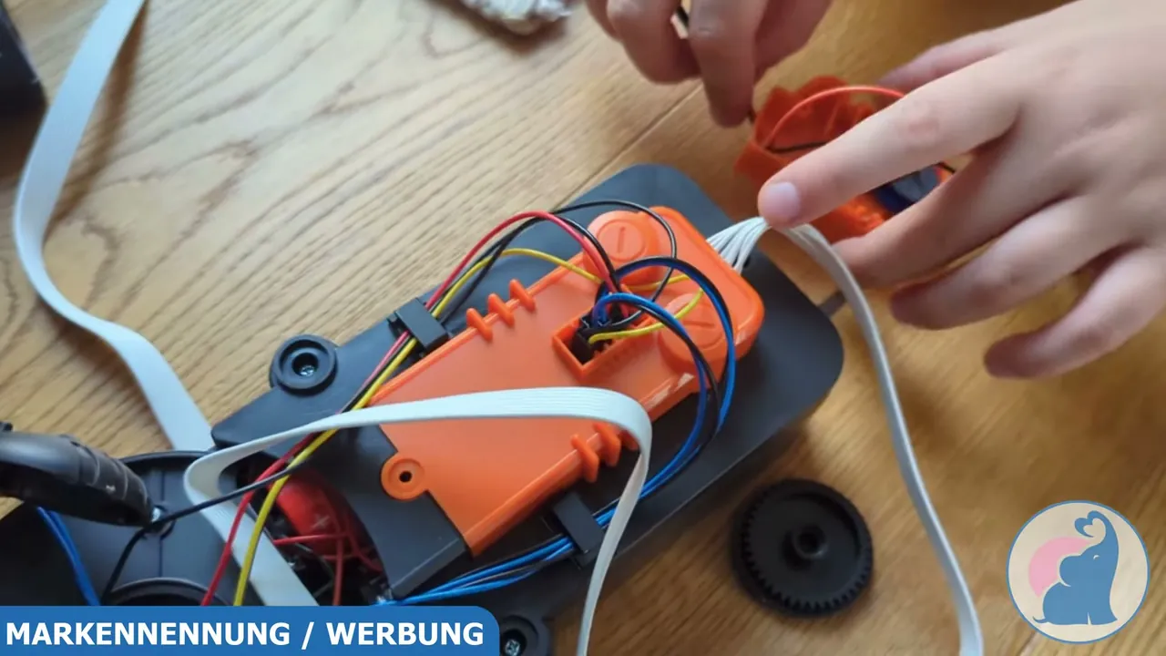 Ich finde es genial, wie anschaulich hier mechanische Getriebeabläufe und Motorik ganz nebenbei vermittelt werden.